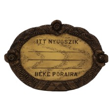 Fejfatábla fautánzatú rózsás